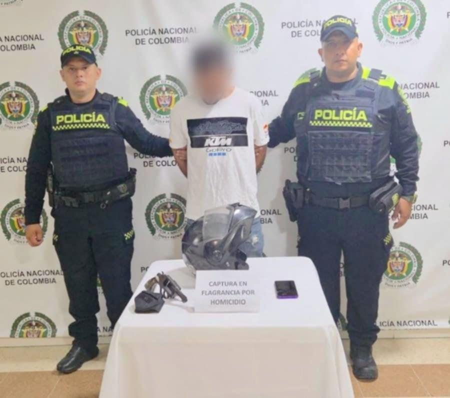 Capturado alias ‘Chicharrón’ en pleno atentado en Puerto Salgar, Cundinamarca Un hombre señalado de múltiples delitos fue sorprendido por la Policía cuando disparaba contra dos personas en zona ferroviaria de Cundinamarca.