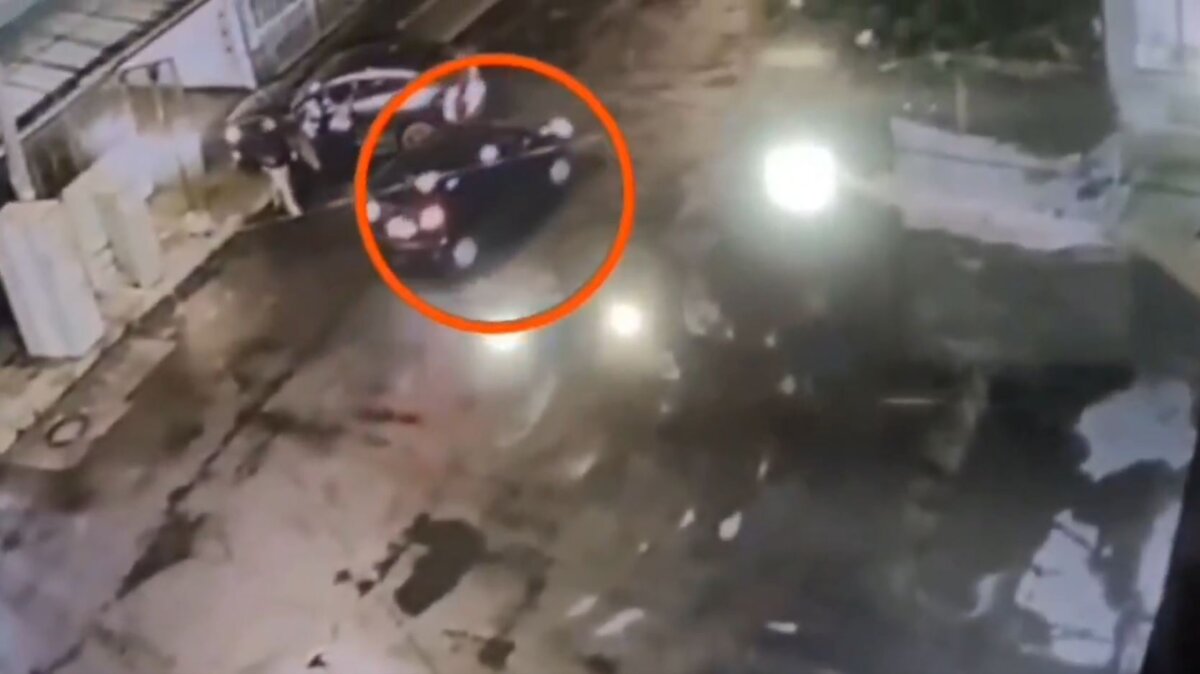 Capturan a dos ladrones de autos en Puente Aranda tras ser delatados por un GPS 1 Capturan a dos ladrones de autos en Puente Aranda tras ser delatados por un GPS Un robo de vehículo a mano armada en Puente Aranda desató una persecución en el sur de Bogotá. Dos hombres fueron capturados tras ser rastreados gracias a un sistema GPS.