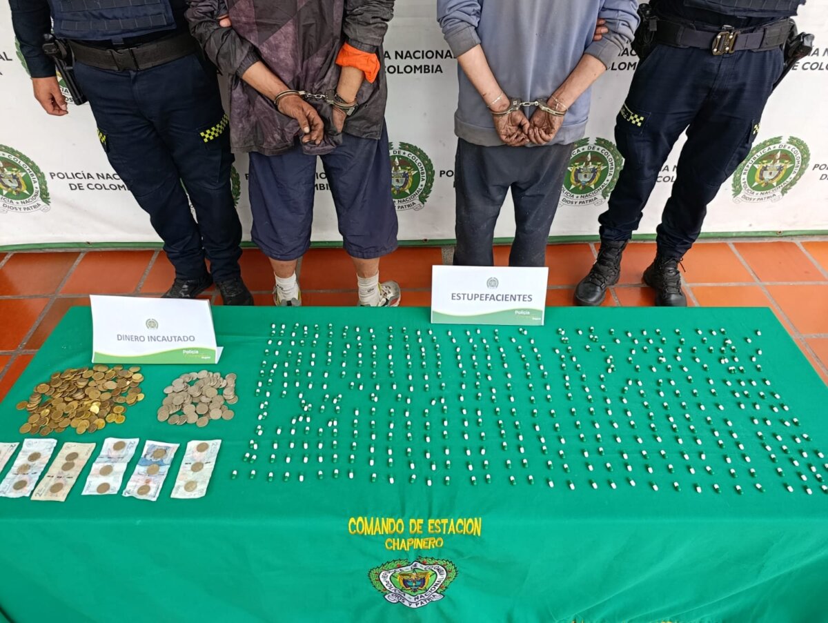 Capturan a dos personas que vendían droga debajo de un puente en Chapinero