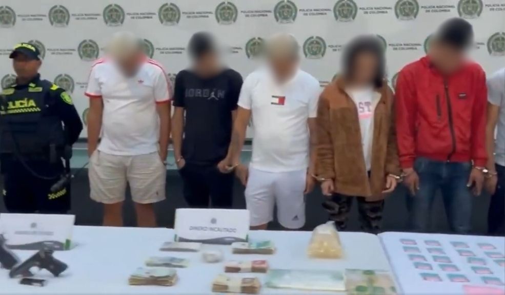 Capturan a integrantes y cabecillas del ‘Tren de Aragua’ en el Santa Fe La Policía Nacional desarticuló una red delictiva vinculada al Tren de Aragua en un extenso operativo que abarcó siete localidades de Bogotá y dos municipios de Cundinamarca.