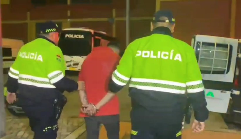Capturan a un hombre tras robar un vehículo del Instituto Geológico en Puente Aranda 3 Capturan a un hombre tras robar un vehículo del Instituto Geológico en Puente Aranda