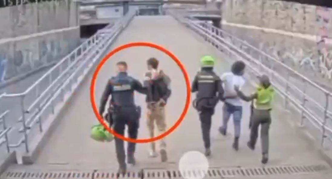 Capturan en TransMilenio a alias ‘Heider’, presunto miembro del Clan del Golfo 1 Capturan en TransMilenio a alias ‘Heider’, presunto miembro del Clan del Golfo