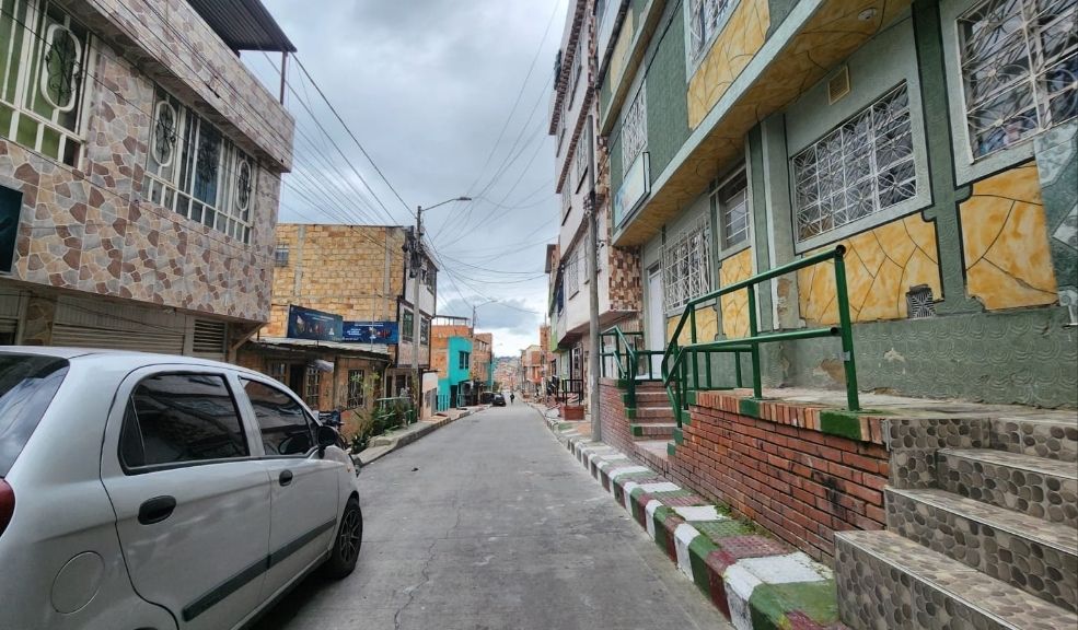 Ciudad Bolívar: acabaron con la vida de un hombre en el barrio Jerusalén En el barrio Jerusalén, localidad de Ciudad Bolívar, se perpetró el homicidio de Óscar Gilberto Ardila Zambrano. Dos motorizados lo atacaron con arma de fuego.