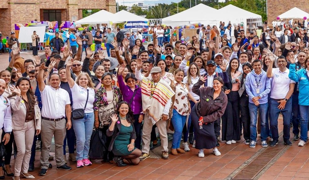 Cundinamarca impulsa proyectos productivos para cuidadores y poblaciones vulnerables Esta estrategia hace parte de un modelo integral que reconoce la labor de quienes sostienen la vida cotidiana, especialmente las mujeres que desempeñan roles de cuidado sin remuneración.
