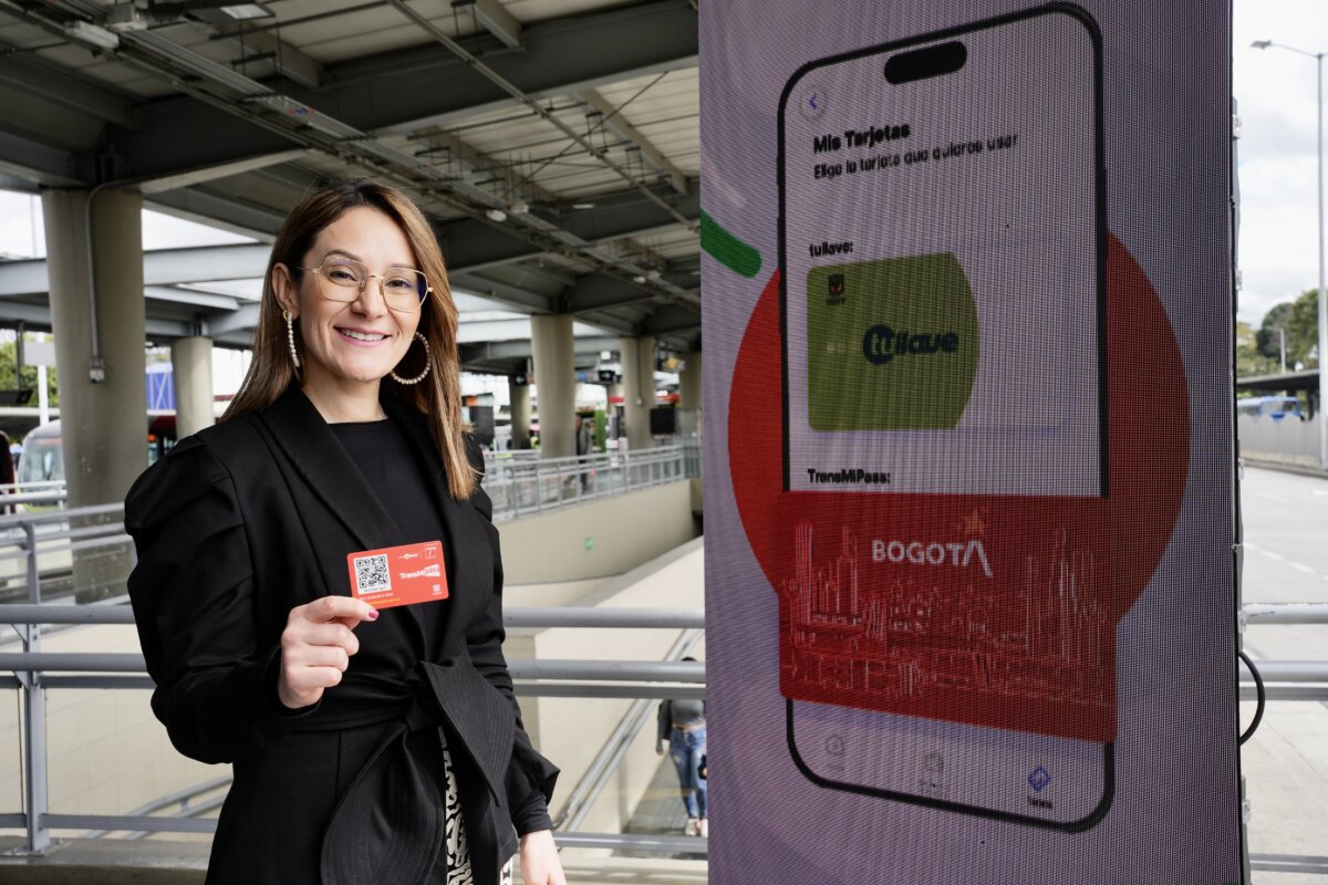 TransMilenio presentó oficialmente TransMiPass, una nueva modalidad de pago para el Sistema Integrado de Transporte Público (SITP) de Bogotá, que promete ahorros significativos para los usuarios frecuentes y una mayor eficiencia en el acceso al sistema.