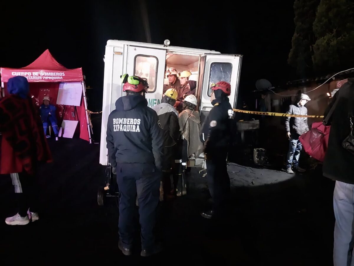 Desesperada búsqueda de tres mineros atrapados en mina ilegal de Zipaquirá