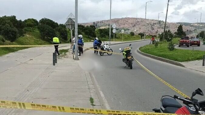 Exceso de velocidad cobra la vida de un motociclista en Hogares de Soacha 1 Exceso de velocidad cobra la vida de un motociclista en Hogares de Soacha Un joven habría perdido el control de su motocicleta y, tras una fuerte caída, falleció en vía de Hogares de Soacha.