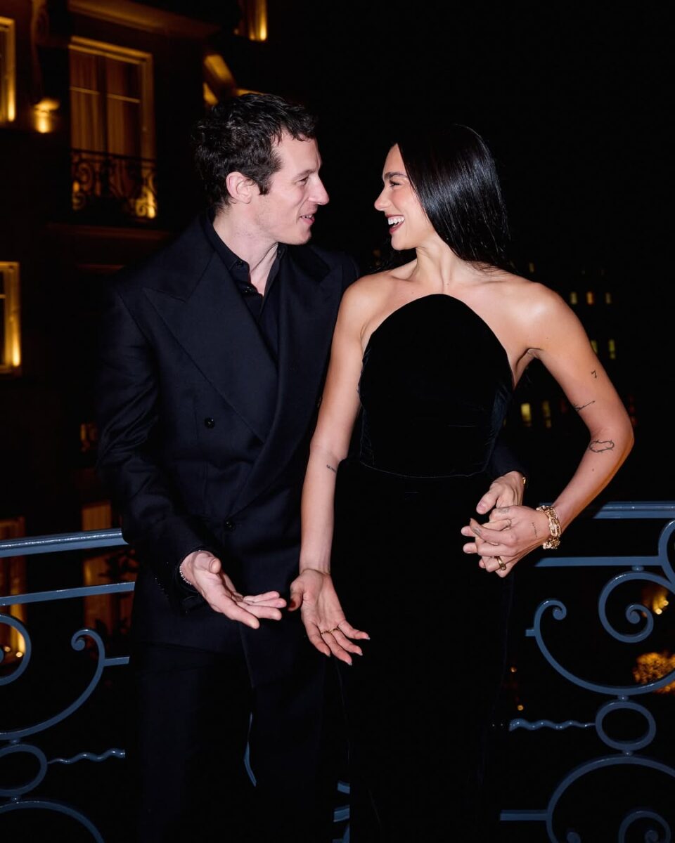 Dua Lipa se compromete con Callum Turner: amor, anillo a medida y boda en el aire 2 Dua Lipa se compromete con Callum Turner: amor, anillo a medida y boda en el aire En una entrevista con Gaby Wood para la edición de julio de British Vogue, la cantante reveló que la pareja ha decidido dar el siguiente paso en su relación.