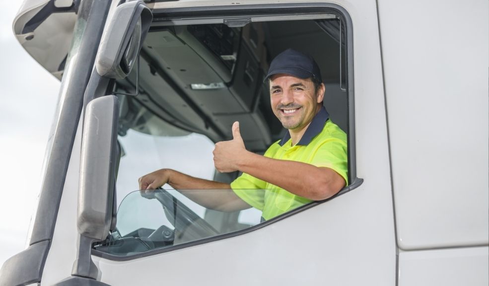 Essity abre 15 vacantes para conductores de tractocamión en varias regiones de Colombia Esta iniciativa acompaña la puesta en marcha de su nuevo centro de distribución y reafirma el compromiso de la empresa con la generación de empleo formal.