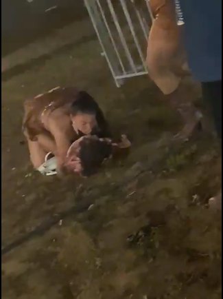 En video: niña de 5 años cayó de rueda de la fortuna por falla en el seguro 3 En video: niña de 5 años cayó de rueda de la fortuna por falla en el seguro En una fiesta de Brasil, una niña de 5 años cayó desde una rueda de la fortuna en movimiento. El impactante accidente quedó grabado en video.
