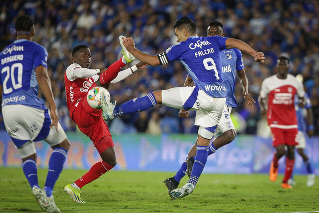 Falcao furioso: "Ante la duda todo era en contra de Millonarios. ¡Que se jodan los del Var!" 2 Falcao furioso: "Ante la duda todo era en contra de Millonarios. ¡Que se jodan los del Var!" Falcao se despachó tras la derrota ante Santa Fe y la eliminación de Millonarios. Arremetió con fuerza contra el arbitraje, especialmente contra el VAR, y también habló sobre su futuro.