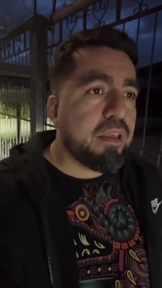 Jhovanoty estalló en redes por el cierre de una plazoleta de comidas en Chía El humorista fue enfático en que la decisión no le afecta directamente, pero no por eso puede quedarse callado ya que afecta a 10 familias emprendedoras.