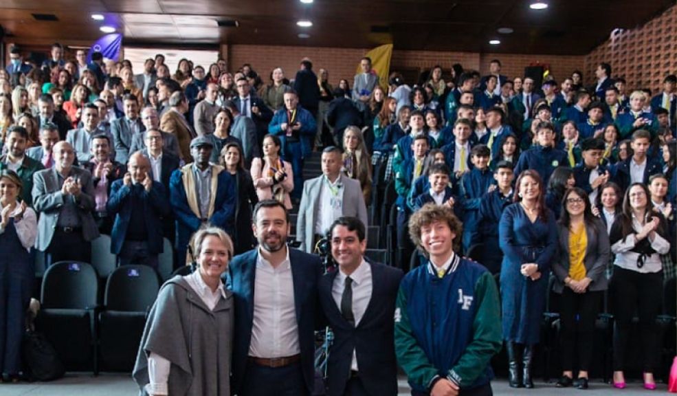 Jóvenes a la E: ya están disponibles los resultados de la tercera convocatoria 1 Jóvenes a la E: ya están disponibles los resultados de la tercera convocatoria Las y los postulantes pueden consultar si fueron seleccionados ingresando a la página oficial de la entidad: www.agenciaatenea.gov.co.