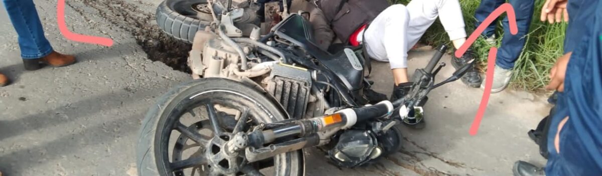 Claman justicia en muerte de Luis Felipe, mientras viajaba en moto en vía de Cundinamarca 2 Claman justicia en muerte de Luis Felipe, mientras viajaba en moto en vía de Cundinamarca Hay diferentes versiones en torno a la muerte de Luis Felipe Torres, en una vía de Cundinamarca. Por eso, la familia de este ingeniero civil pide que se conozca la verdad.