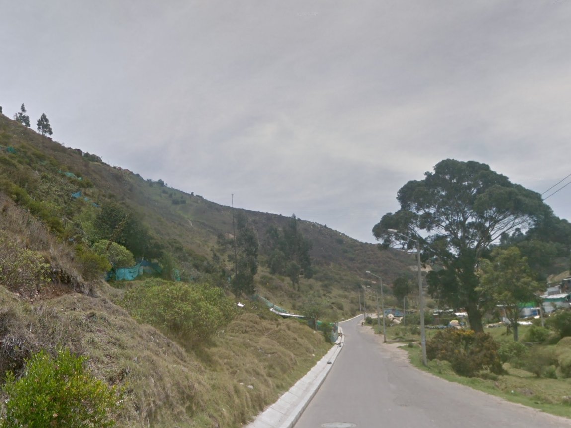 Macabro hallazgo de un cuerpo en loma de Ciudad Bolívar El pasado 13 de junio, en lo alto de una loma de Ciudad Bolívar, fue encontrado el cuerpo sin vida de un hombre, en circunstancias aún desconocidas.