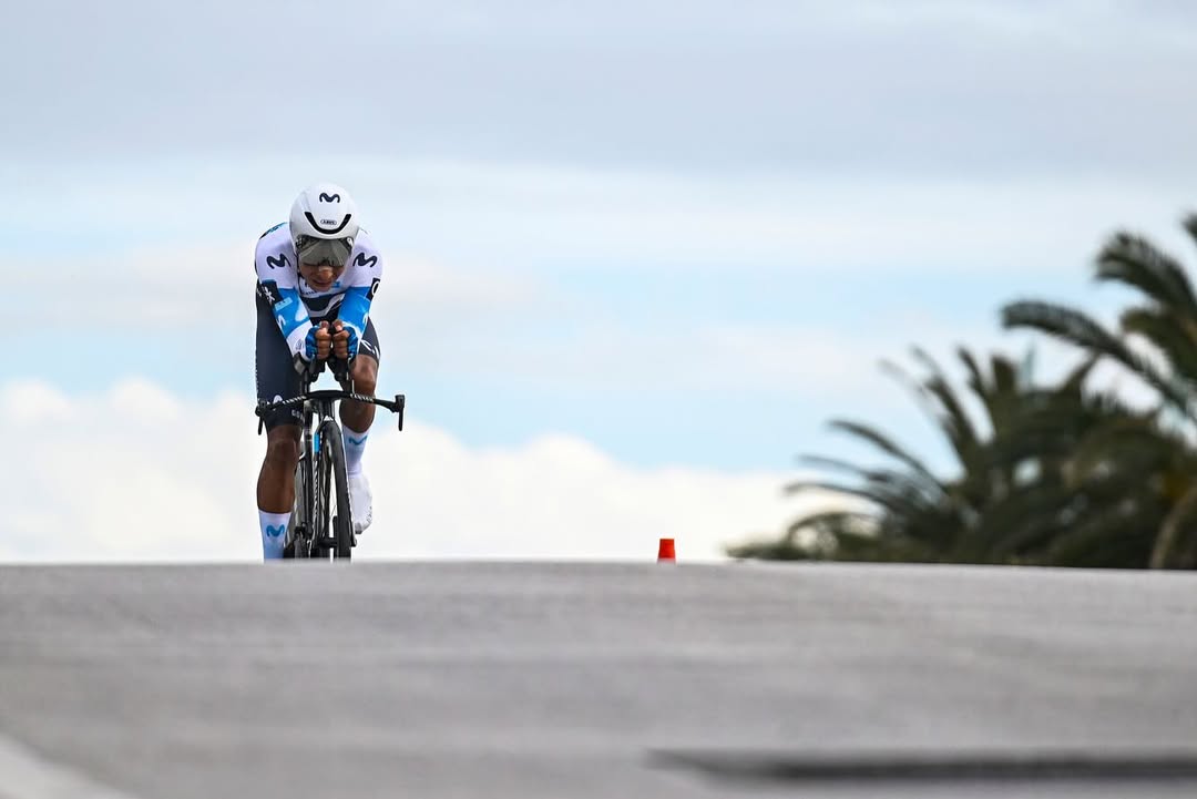 Nairo Quintana, el campeón boyacense, colgará la bicicleta en 2026 1 Nairo Quintana, el campeón boyacense, colgará la bicicleta en 2026 ¡Una era del ciclismo colombiano está por terminar! Nairo Quintana, el aclamado campeón boyacense, se retiraría del ciclismo profesional en 2026.