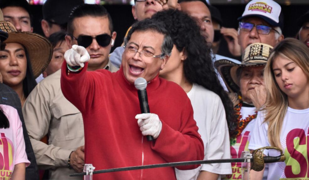 Petro denuncia amenazas contra "todos los hijos de mi gabinete" 4 Petro denuncia amenazas contra "todos los hijos de mi gabinete" El mandatario señaló que las denuncias están relacionadas con el atentado ocurrido contra Miguel Uribe.
