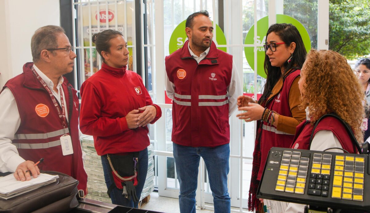 Paralizan actividades de D1 en Las Ferias por riesgos para trabajadores 1 Paralizan actividades de D1 en Las Ferias por riesgos para trabajadores