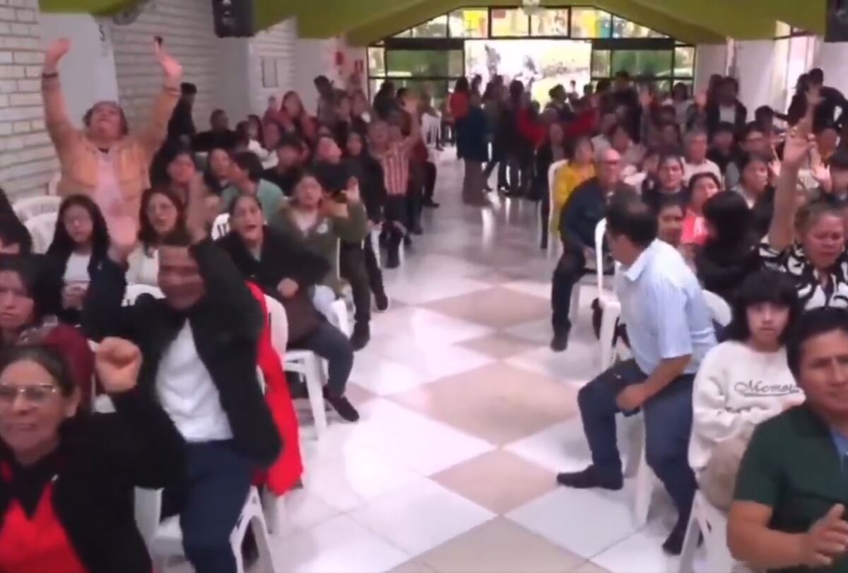 Pastora confunde sismo con presencia divina durante culto en Lima 2 sismo