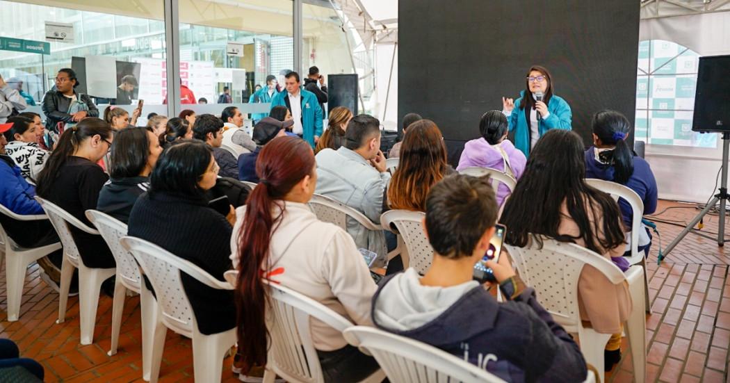¿Quiere tener casa propia? Habrá una Gran Feria de la Vivienda: pasos para participar 1 ¿Quiere tener casa propia? Habrá una Gran Feria de la Vivienda: pasos para participar El Distrito tiene todo listo para la Gran Feria de la Vivienda “Mi Casa en Bogotá”, que se celebrará del 18 al 20 de julio en el Movistar Arena. Le explicamos los requisitos y pasos para participar.