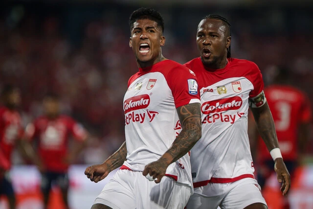 Hugo Rodallega, el héroe del título de Santa Fe que con goles se consagró como ídolo 5 Hugo Rodallega, el héroe del título de Santa Fe que con goles se consagró como ídolo Hugo Rodallega se convirtió en el líder que guió a Santa Fe hacia su décimo título de la Liga BetPlay I‑2025. A continuación, recordamos los momentos en que el delantero fue protagonista y marcó el camino hacia la gloria.