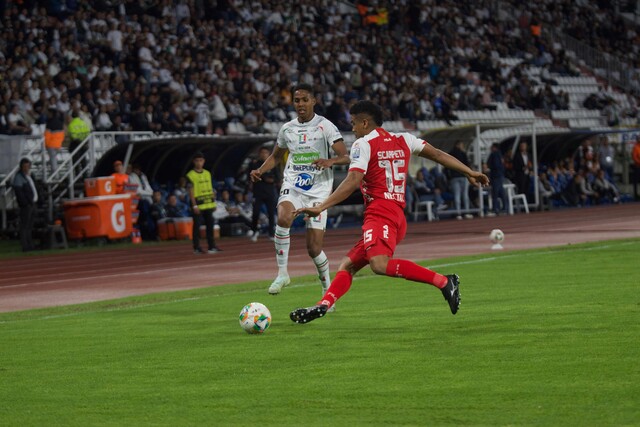 Santa Fe sigue vivo en la Liga: venció a Once Caldas y no se da por vencido en su lucha por ir a la final 1 Santa Fe sigue vivo en la Liga: venció a Once Caldas y no se da por vencido en su lucha por ir a la final Independiente Santa Fe logró su primera victoria en el cuadrangular y mantiene viva la ilusión de clasificar a la final. Once Caldas, por su parte, sigue sin conseguir una victoria.