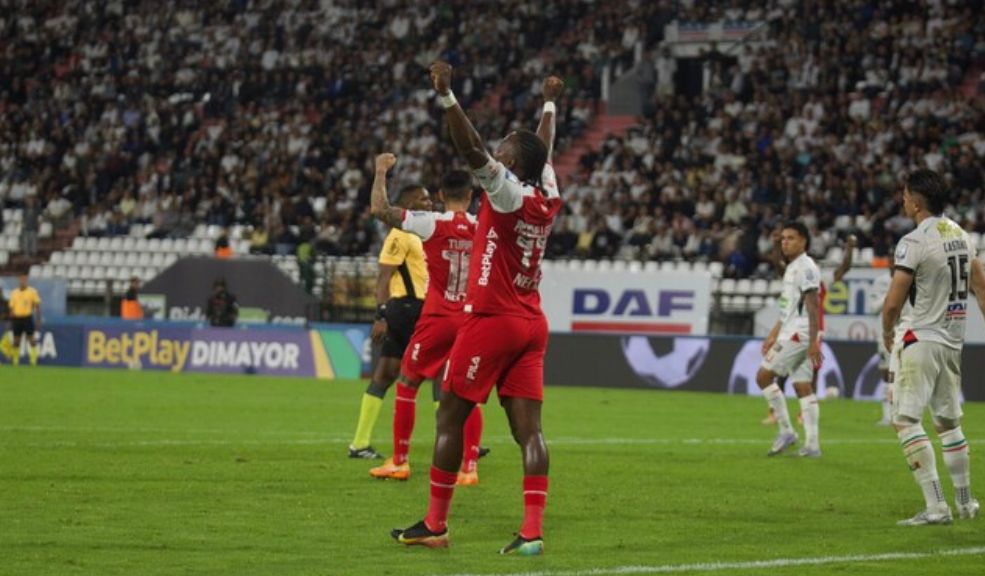 Santa Fe sigue vivo en la Liga: venció a Once Caldas y no se da por vencido en su lucha por ir a la final Independiente Santa Fe logró su primera victoria en el cuadrangular y mantiene viva la ilusión de clasificar a la final. Once Caldas, por su parte, sigue sin conseguir una victoria.