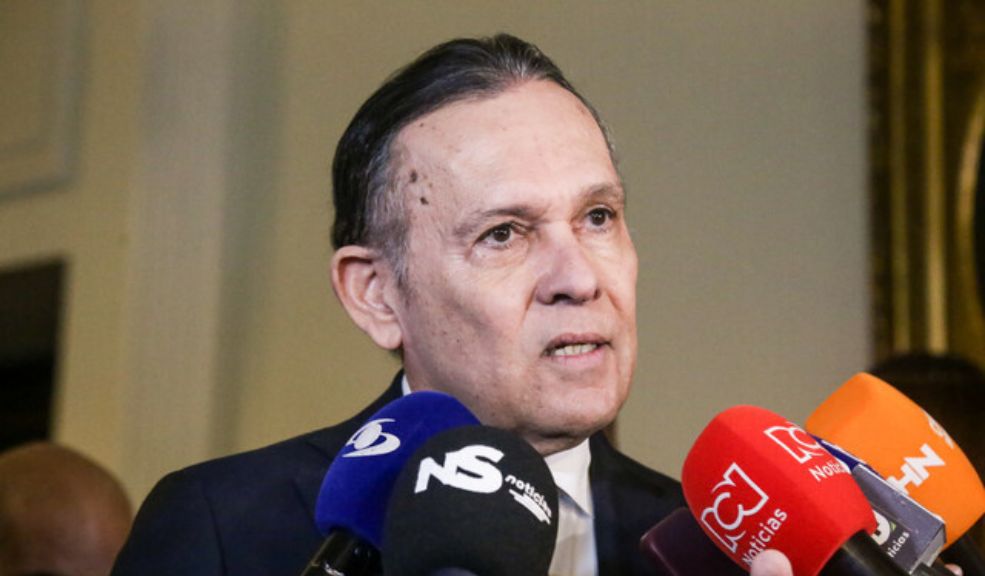 Petro será demandado si firma decreto para consulta popular, alertó el presidente del Senado El presidente del Congreso aseguró que el Senado rechazó la consulta y pidió al Registrador no convocarla.