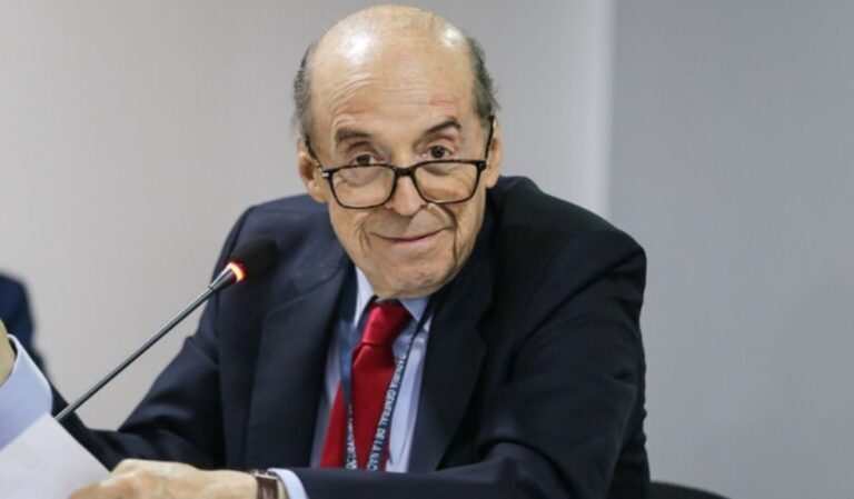 Usted está mal, muy mal nueva carta de Álvaro Leyva a Gustavo Petro