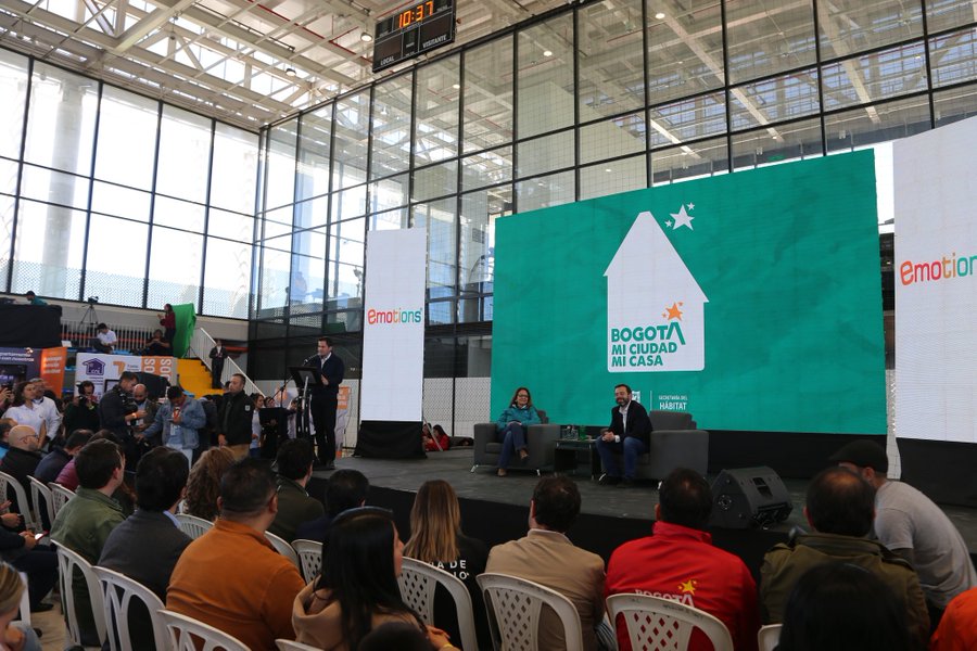 ¿Quiere tener casa propia? Habrá una Gran Feria de la Vivienda: pasos para participar 2 ¿Quiere tener casa propia? Habrá una Gran Feria de la Vivienda: pasos para participar El Distrito tiene todo listo para la Gran Feria de la Vivienda “Mi Casa en Bogotá”, que se celebrará del 18 al 20 de julio en el Movistar Arena. Le explicamos los requisitos y pasos para participar.