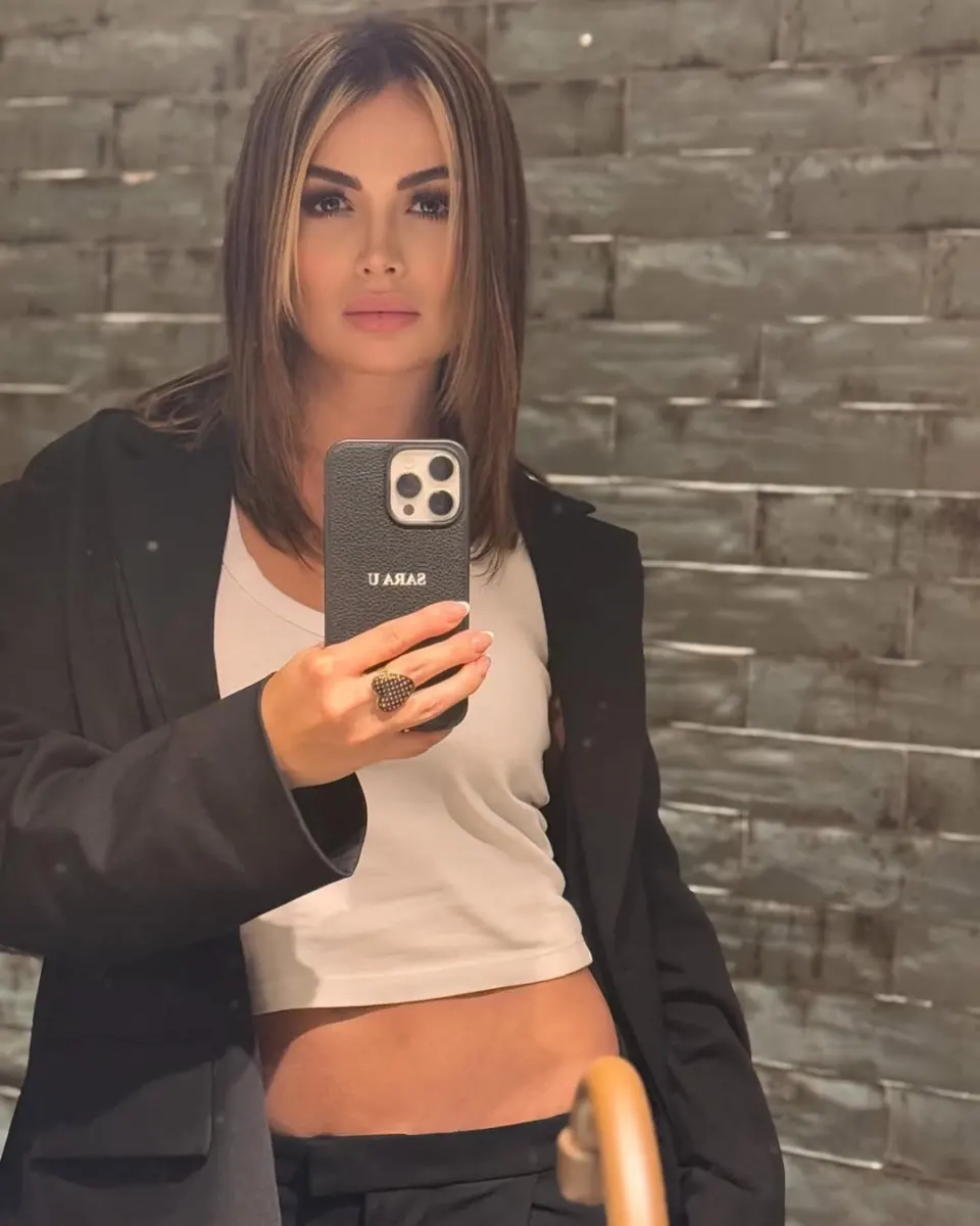 "Vomité un sapo y pelos": Sara Uribe confesó ser víctima de brujería 1 "Vomité un sapo y pelos": Sara Uribe confesó ser víctima de brujería La reconocida modelo y presentadora antioqueña Sara Uribe reveló un escalofriante episodio de brujería que afectó profundamente su vida.