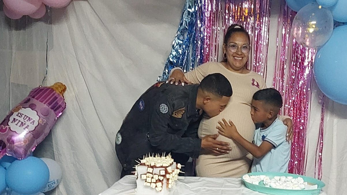 La lucha que afronta Wílmer, el padre de los trillizos que nacieron en el Hospital Meissen, Ciudad Bolívar En diálogo con Q'HUBO, Wílmer Garrido expresó la felicidad de ser padre de trillizos. Sin embargo, este habitante del barrio Danubio Azul, en Usme, pidió ayuda para poder brindarles a los menores y a su esposa lo que necesitan.