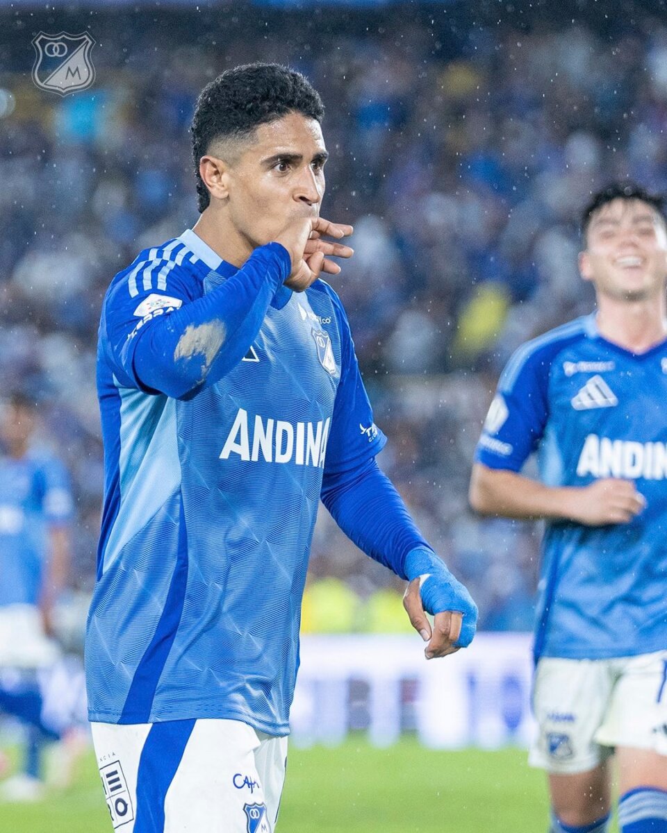 El que llega y el que se va: Millonarios perdería a un referente, pero ficharía a un campeón con Santa Fe 1 Daniel Cataño juega en Millonarios desde el Finalización 2022.