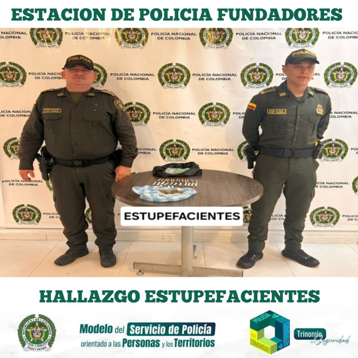 Policía incautó gran cantidad de droga abandonada en un parque de Villavicencio Se logró la incautación de 50 cigarrillos de marihuana, dos dosis de clorhidrato de cocaína y aproximadamente 200 gramos de marihuana.