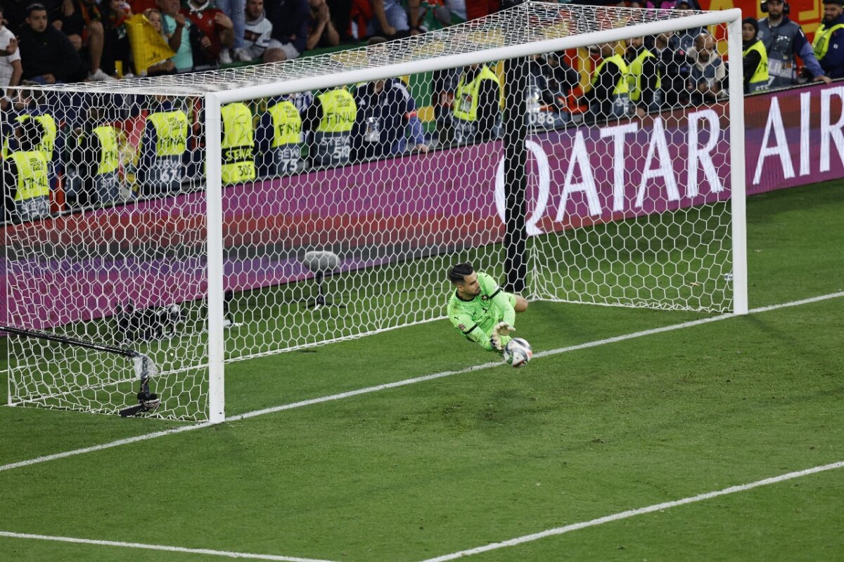 ¡Portugal campeón de la Liga de las Naciones! Le arrebató la corona a España 3 ¡Portugal campeón de la Liga de las Naciones! Le arrebató la corona a España Cristiano sumó el tercer título con su Selección Nacional