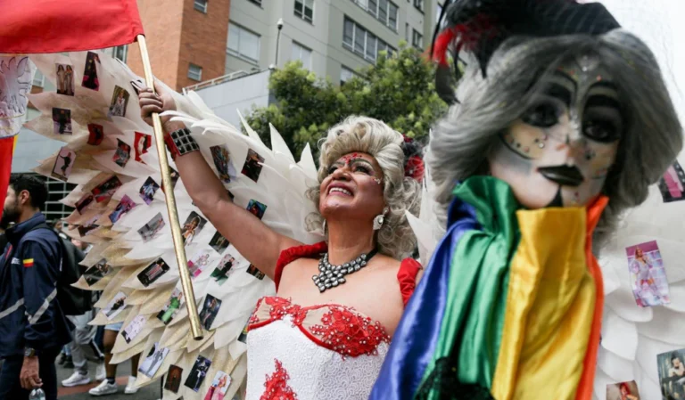 Bogotá se vistió de Orgullo y Resistencia: así fue la marcha LGBTIQ+