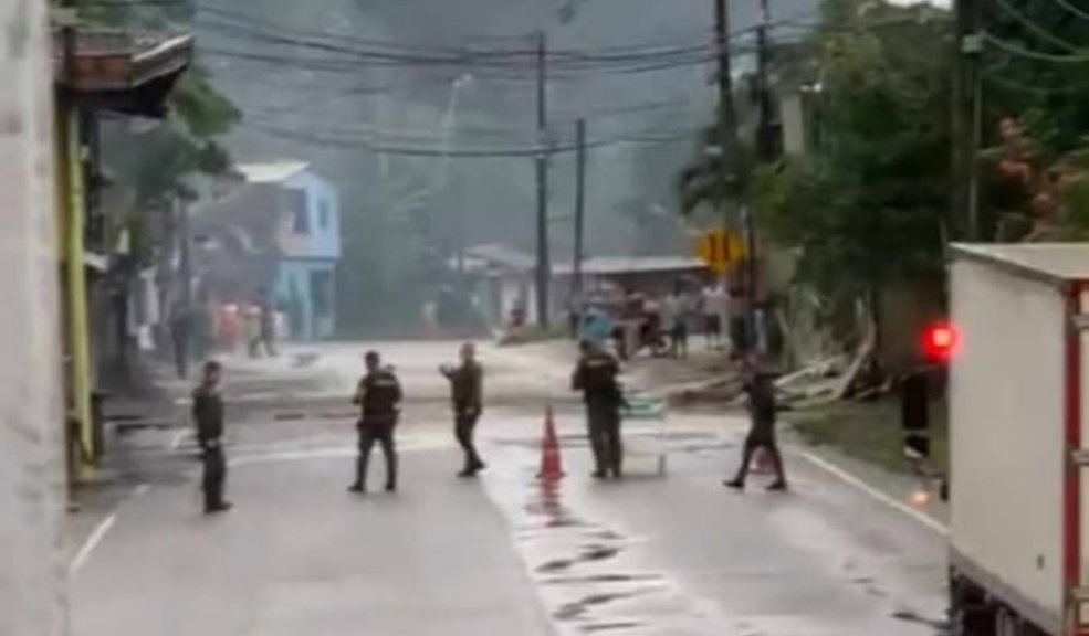 Atacan con explosivos subestación de Policía en Puerto Valdivia