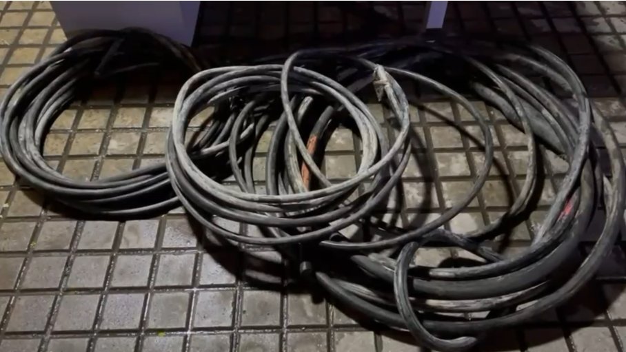 ¡Les cortaron la señal! 5 capturados por robo de fibra óptica en Suba