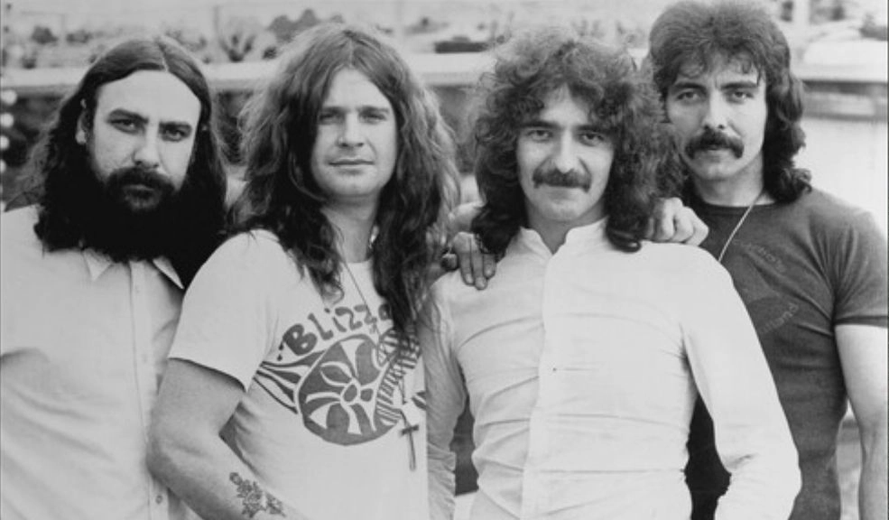 Atención: murió Ozzy Osbourne, el padre del Heavy Metal, a los 76 años El emblemático cantante inglés y líder de la banda de heavy metal Black Sabbath falleció a los 76 años. Aquí le contamos cuál fue su legado en la música.