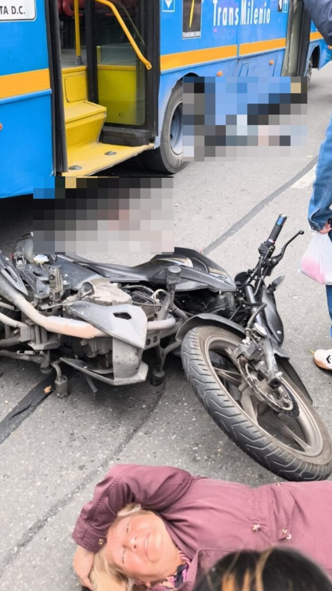 Accidente fatal en Engativá Un motociclista fue arrollado por un SITP