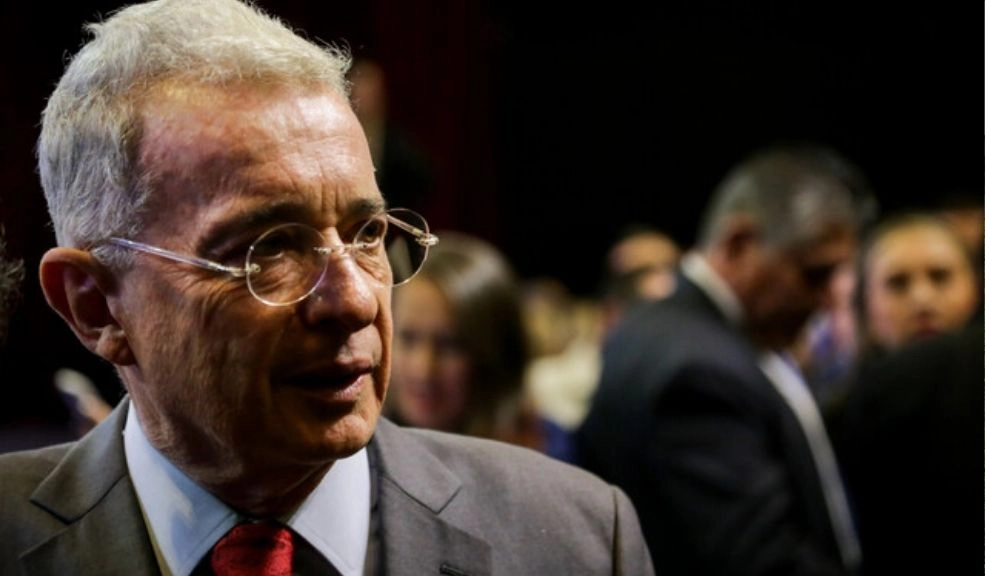 Álvaro Uribe es hallado culpable por la jueza en caso de soborno a testigos y fraude procesal la jueza Sandra Liliana Heredia determinó que el expresidente Álvaro Uribe Vélez sí conocía el plan para buscar testigos que se retractaran a su favor.