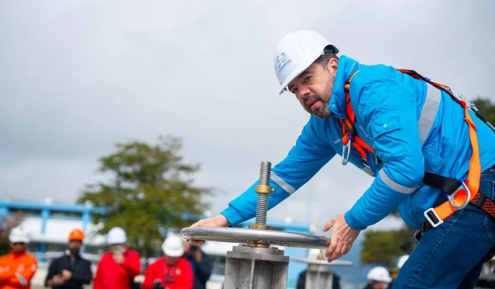Bogotá asegura el abastecimiento de agua potable hasta 2058 2 Bogotá asegura el abastecimiento de agua potable hasta 2058 Esta ampliación reduce la dependencia del sistema Chingaza, incrementa la resiliencia frente a fenómenos climáticos extremos y responde de manera más eficiente a la creciente demanda del recurso.