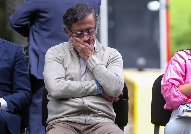 El presidente de Keralty anunció una demanda contra el presidente Petro. El presidente del Grupo Keralty, Joseba Grajales, anunció hoy que demandará penalmente al presidente Gustavo Petro y a miembros de su equipo de gobierno tras las acusaciones lanzadas por el mandatario, quien afirmó que el dueño de Keralty es un "criminal en Colombia".