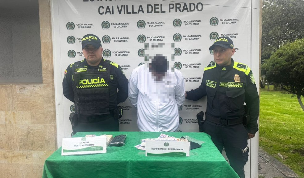 Capturado en Suba tras robarle 5 millones a una mujer a mano armada 6 Capturado en Suba tras robarle 5 millones a una mujer a mano armada Un hombre fue capturado en Suba tras intimidar con un arma blanca a una mujer y robarle más de cinco millones de pesos en efectivo.