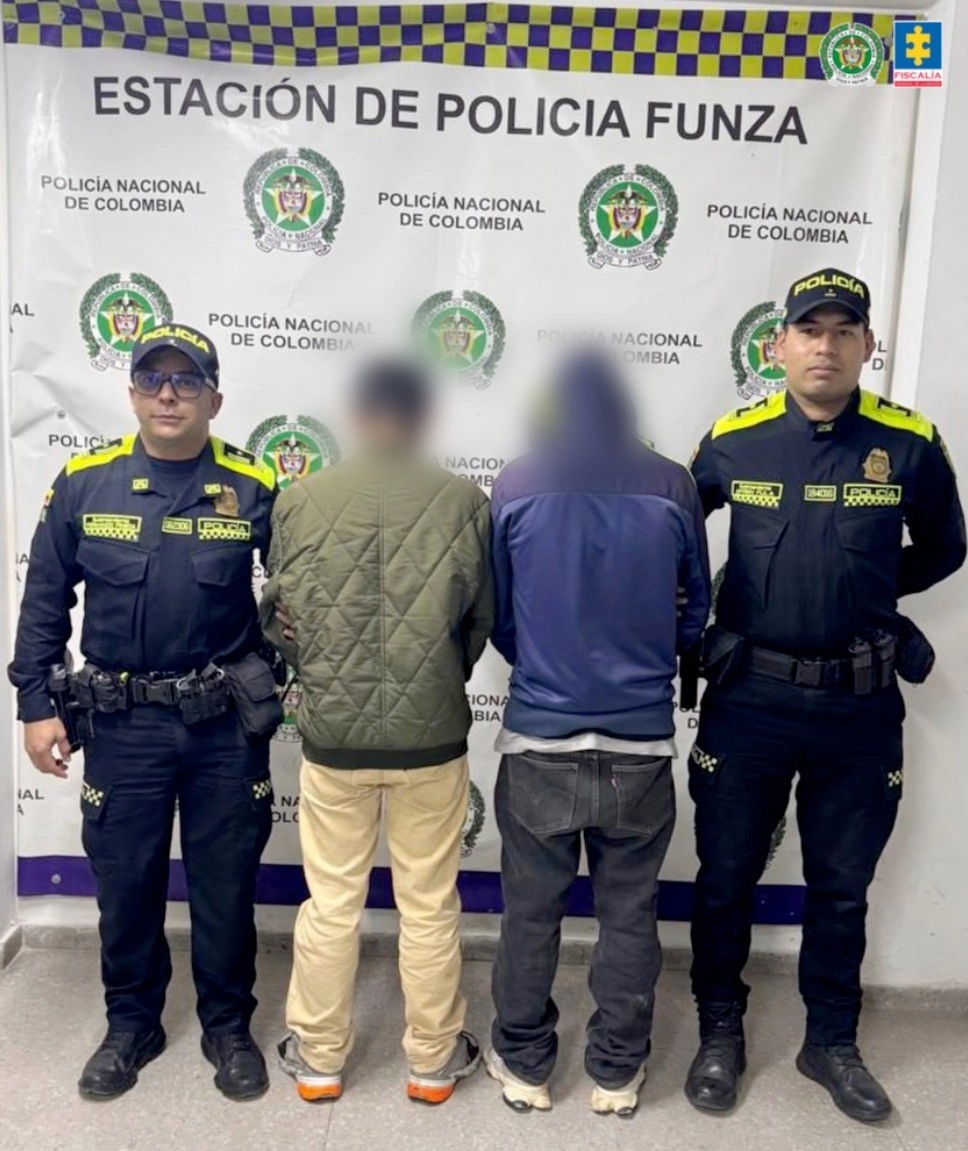 Cinco personas implicadas en tres homicidios de Cundinamarca pagarán con la cárcel 2 Cinco personas implicadas en tres homicidios de Cundinamarca pagarán con la cárcel La Fiscalía General de la Nación judicializó a cinco personas presuntamente implicadas en tres homicidios con arma cortopunzante ocurridos en Zipaquirá y Madrid, Cundinamarca.