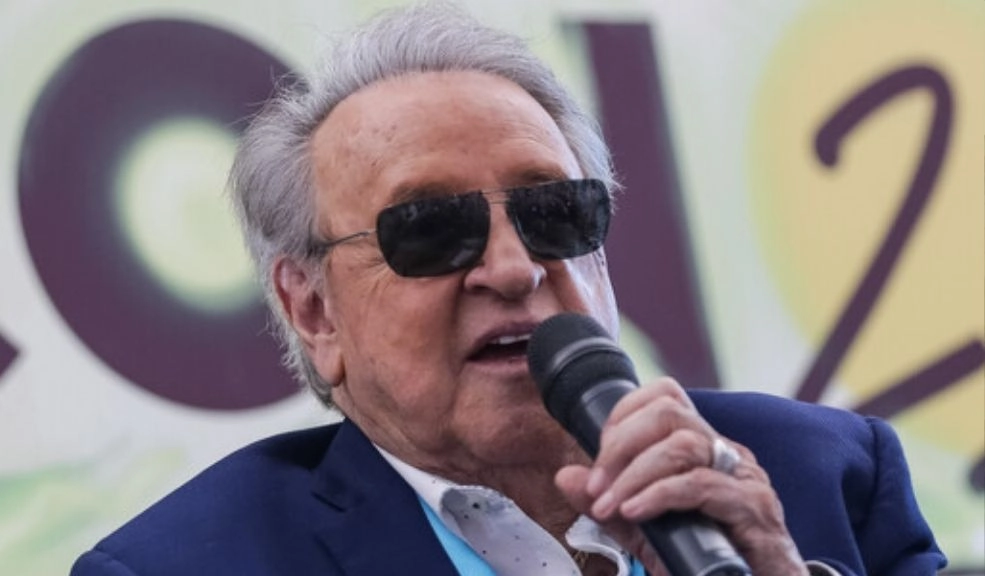 “De eso no hablo”: Villagrán termina entrevista por mención a la serie "Chespirito" 2 “De eso no hablo”: Villagrán termina entrevista por mención a la serie "Chespirito" El presentador intentó contactarlo nuevamente en un par de ocasiones, pero ya no obtuvo respuesta.