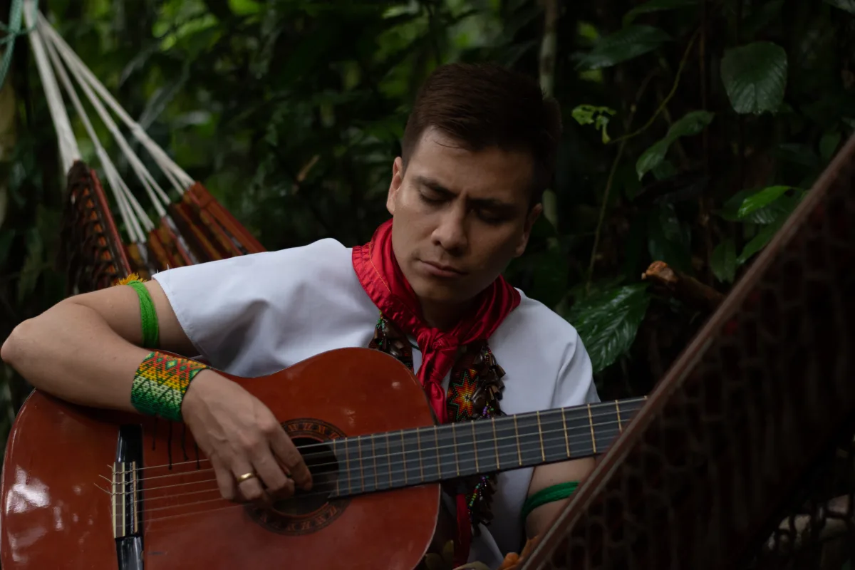 Nicolás Losada llega a Bogotá con una ceremonia sonora que celebra la música medicina Bogotá fue la ciudad elegida para esta ceremonia debido al cariño y la receptividad que el público capitalino ha demostrado en cada presentación anterior.