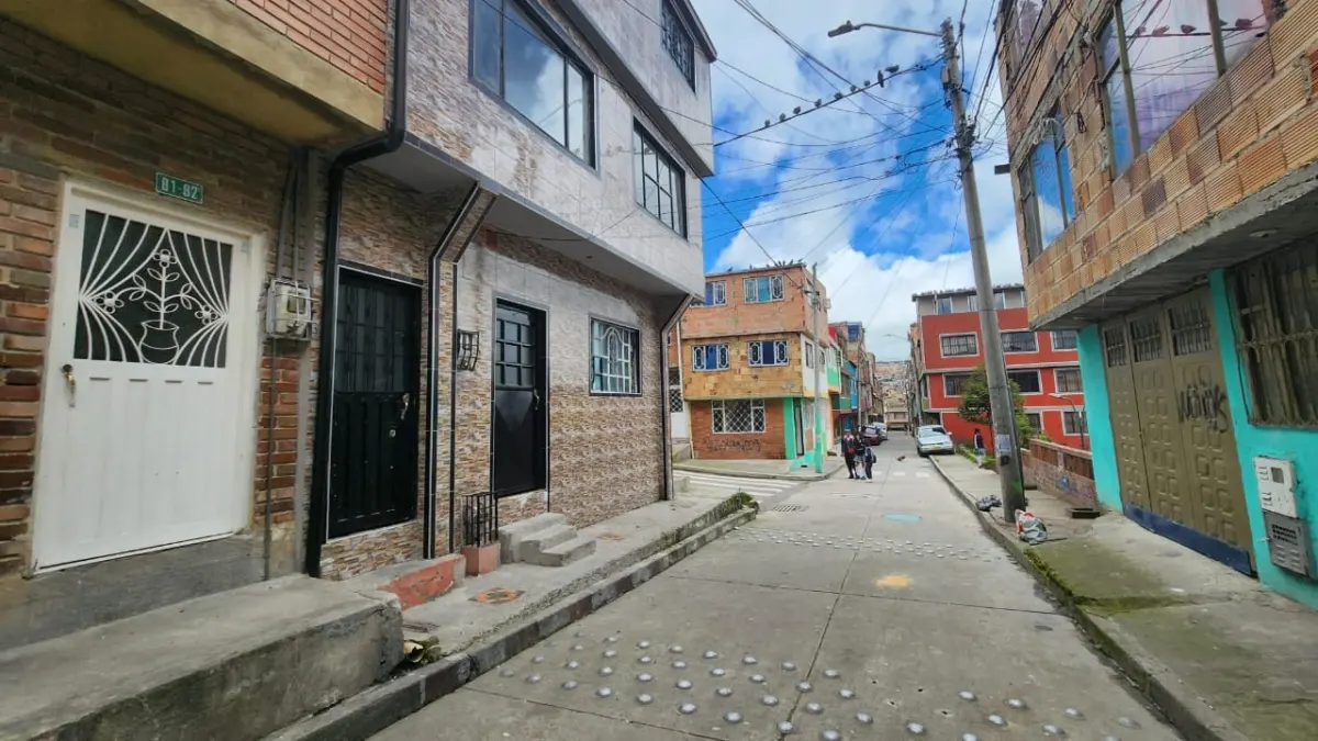 En Usme: asesinaron a Mary Carmen en 'Spa' clandestino de Yomasa 2 En Usme: asesinaron a Mary Carmen en 'Spa' clandestino de Yomasa Las autoridades investigan el homicidio de Mary Carmen Pineda, quien laboraba en un spa clandestino ubicado en Yomasa, localidad de Usme. Un sujeto ha sido señalado como responsable de haber atentado contra su vida utilizando un arma blanca.