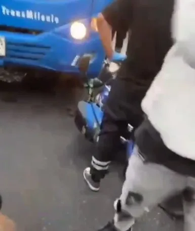 En Engativá motociclista muere arrollado por bus del SITP