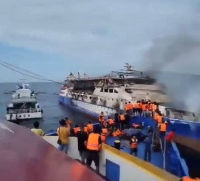 En video: cinco muertos tras incendio de ferry en Indonesia 2 En video: cinco muertos tras incendio de ferry en Indonesia